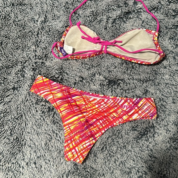 Bikini - Picture 4 of 5